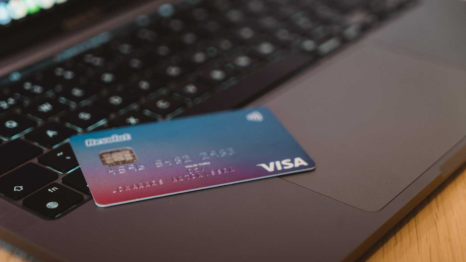 Sites piratés avec des voleurs de cartes de crédit non détectés pendant des mois 56 Credit card payment