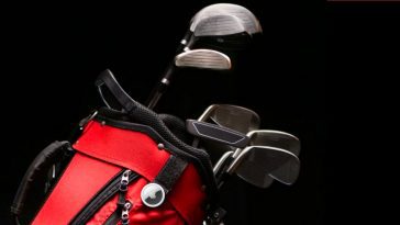 Imagem saco de golfe com AirTags da Apple que a empresa de aviação perdeu