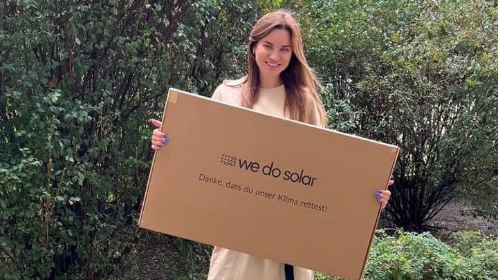 Une femme d'affaires a développé des panneaux solaires verticaux pour balcons 3 Karolina Attspodina de WeDoSolar