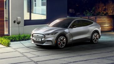 Ford va acheter des batteries moins chères au chinois CATL pour concurrencer Tesla