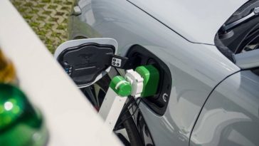 Ford teste une borne de recharge pour les personnes handicapées