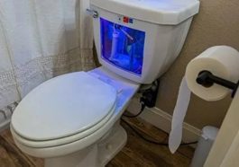 Un homme transforme des toilettes… en ordinateur de jeu