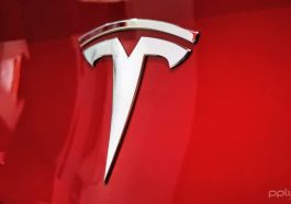 Tesla carros motas NHTSA
