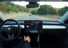 Tesla condução autónoma Califórnia publicidade