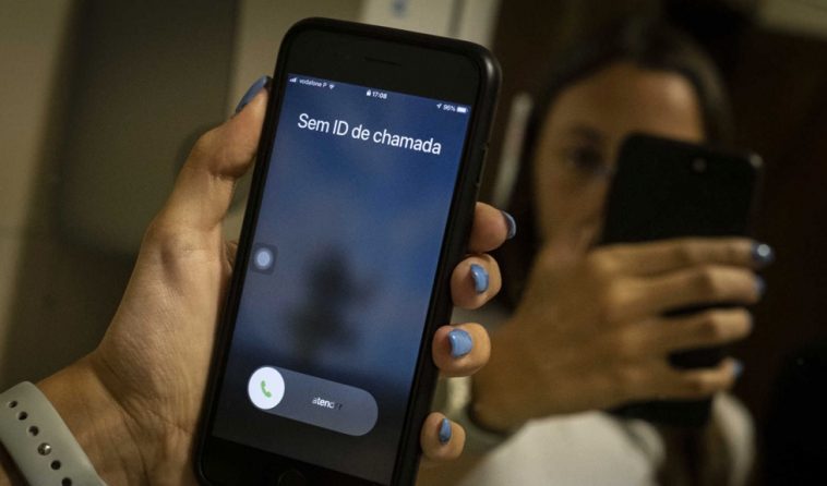 Vous recevez des appels indésirables ? Vous pouvez demander une dispense de confidentialité 1 Vous recevez des appels indésirables ? Vous pouvez demander une dispense de confidentialité