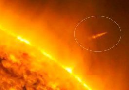 Imagem do cometa a ser vaporizado pelo Sol
