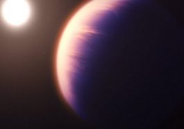 Planeta WASP-39 b cuja atmosfera com dióxido de carbono foi detetada pelo Telescópio James Webb