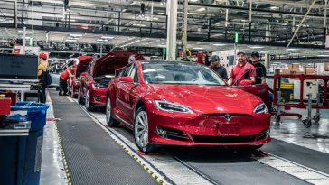 Tesla rappelle 1,1 million de voitures américaines pour mettre à niveau le système de vitres inversées