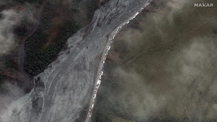 Des images satellites montrent des Russes tentant de fuir leur pays 2 Des images satellites montrent des Russes tentant de fuir leur pays