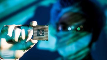 Intel dit "nous aurons 1 milliard de transistors sur une puce d'ici 2030"