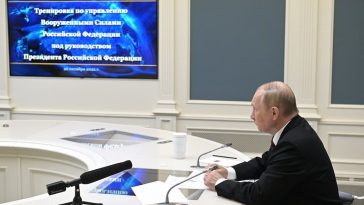 Rússia está a fazer exercícios com forças nucleares! Putin está a ver
