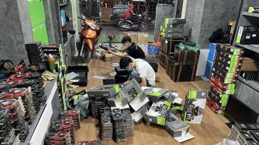 Vietnam : les mineurs vendent même des graphiques d'occasion directement dans la rue