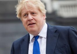 Boris Johnson dit que Vladimir Poutine serait fou s'il utilisait des armes nucléaires en Ukraine