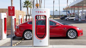 Tesla china acidente carros travão