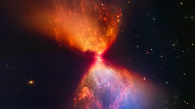 JWST capture un superbe sablier de lumière autour de la naissance des étoiles