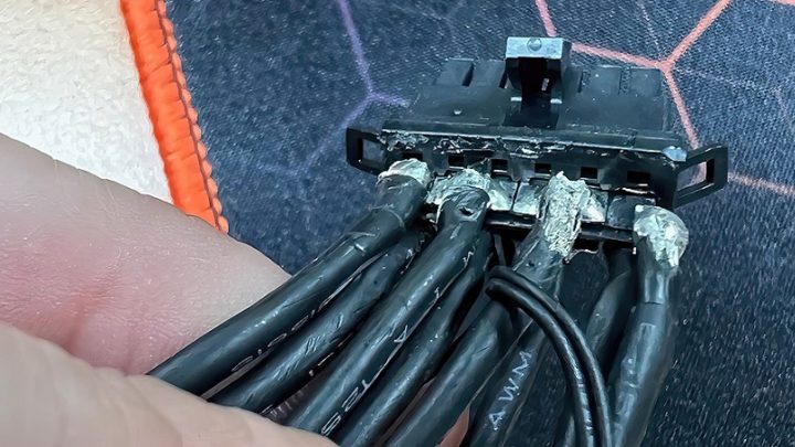 Cables brules Gainward a remplace ladaptateur secteur RTX 4090