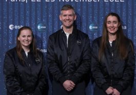 John McFall, ao centro, é o primeiro parastronauta escolhido pela ESA
