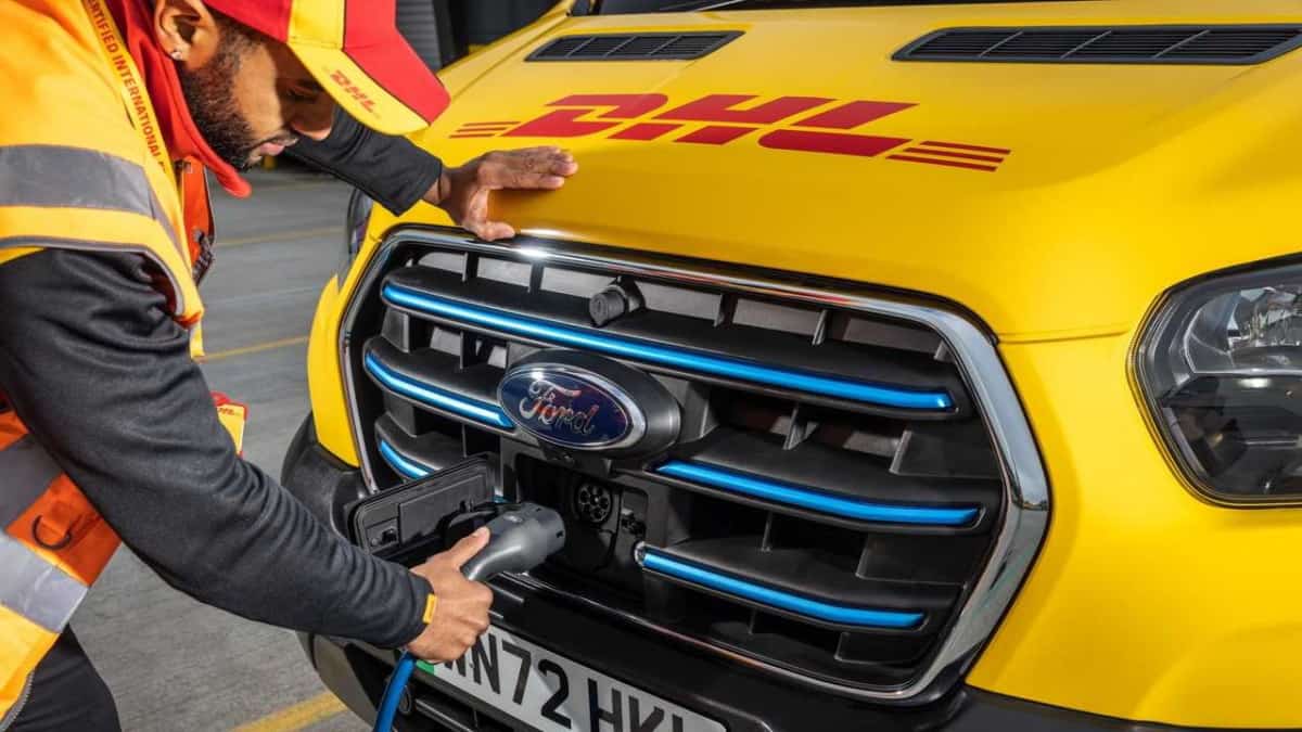 Carrinhas elétricas E-Transit da Ford na DHL