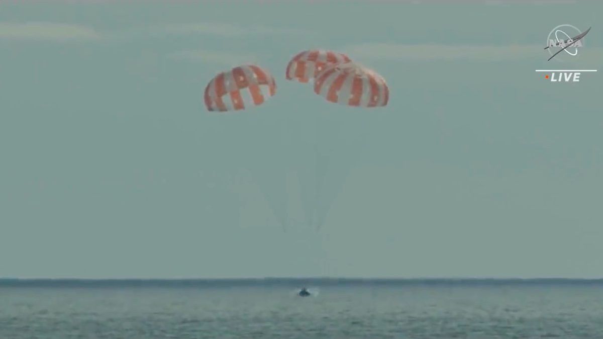 Artemis 1 : la capsule de la NASA plonge dans l'océan Pacifique