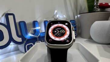 Imagem com o Apple Watch Ultra com watchOS 9.2