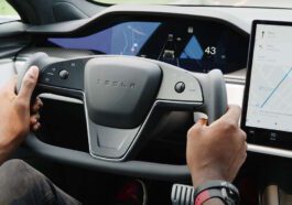 Tesla volante yoke redondo Model S