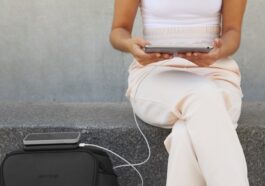 Boulon : Powerbank sans fil 10 000 mAh et 2 ports USB 94 Boulon : Powerbank sans fil 10 000 mAh et 2 ports USB