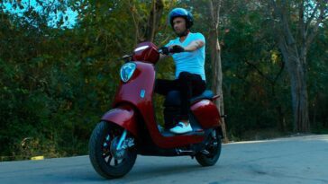 Imagem da scooter elétrica que se equilibra sozinha