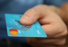 Quer abrir uma conta no banco "à distância"? Leia este artigo