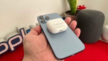 Ilustração do carregamento inverso da Apple no iPhone 13 Pro Max e AirPods 3