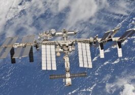Rússia vai resgatar 3 astronautas da Estação Espacial Internacional (incluindo um da NASA)