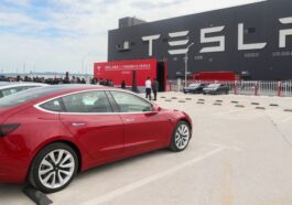 Tesla Full Self-Driving carros NHTSA acidentes