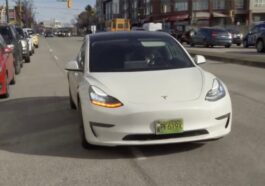 Imagem tesla Model 3 de outra pessoa