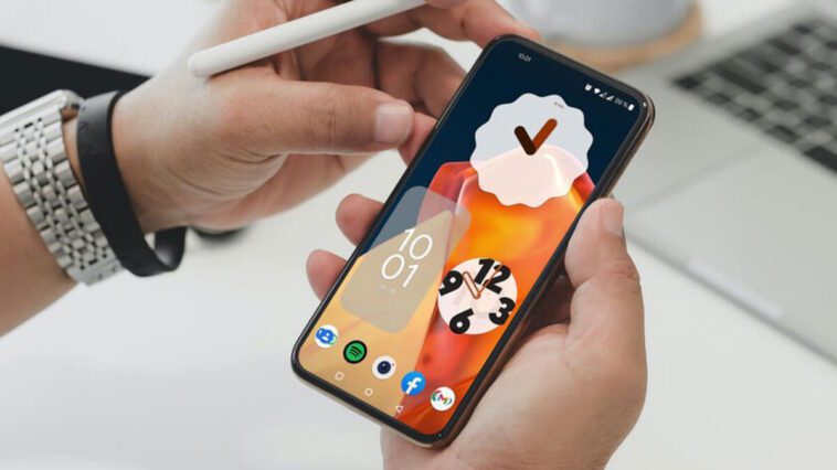 Astuce : Smartphone règle lui-même l'horloge lors du changement d'heure ? Activer le paramètre sur Android 1 smartphone relógio hora Android acertar