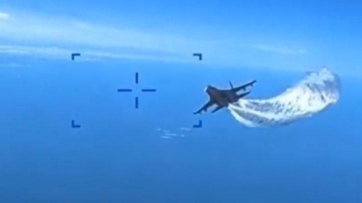 Il y a déjà une vidéo de la collision du chasseur russe avec le drone américain
