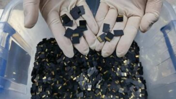Un cycliste arrêté en Chine pour avoir tenté d'entrer 6 000 cartes microSD