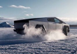 Tesla Elon Musk Cybertruck entrega pickup
