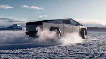 Tesla Elon Musk Cybertruck entrega pickup