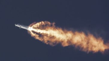 Le lancement du vaisseau a été un échec ?  De l'explosion dans le ciel au feu sur Terre
