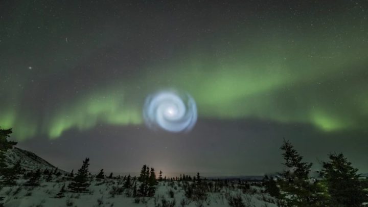 La spirale a traverse le ciel de lAlaska Quest ce qui