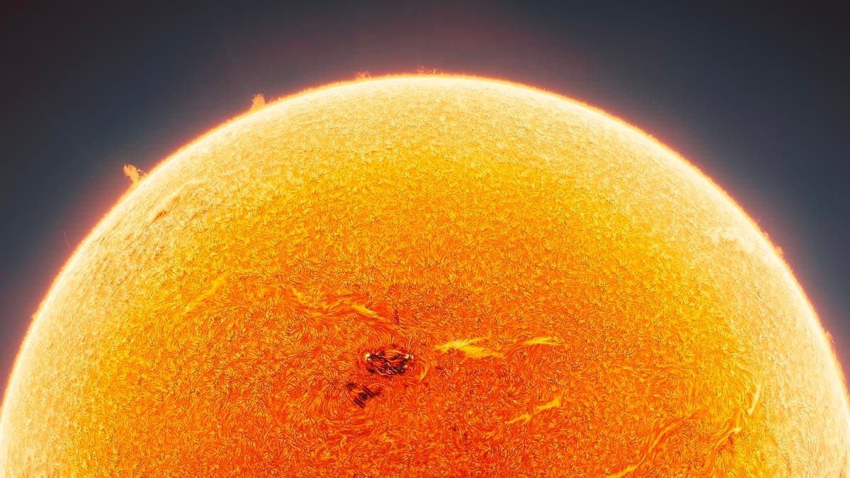 Incroyable image du Soleil cache un détail très intéressant.  Peux-tu identifier?