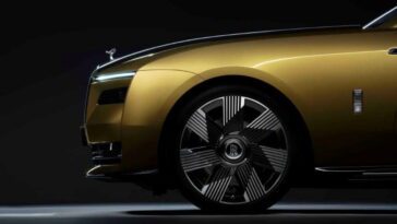 Première Rolls-Royce électrique avec liste d'attente jusqu'en 2025. Au-delà des attentes !