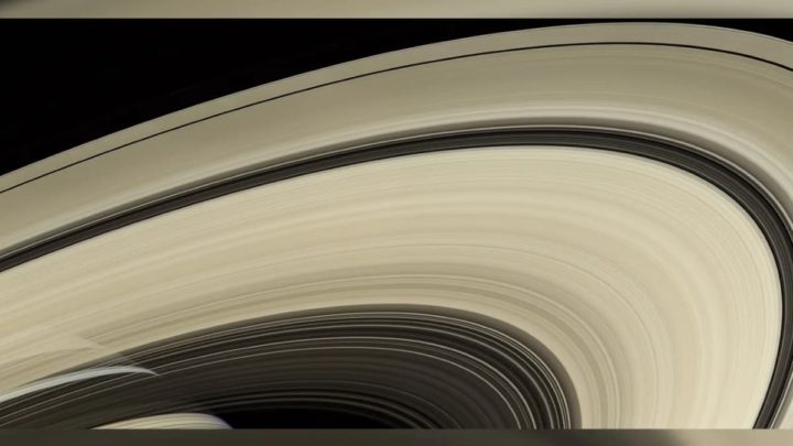 Les anneaux de Saturne disparaissent... 4 Anneaux de Saturne