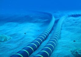 Cabo submarino de fibra ótica