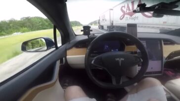 Tesla Hacker découvre le «mode Elon» secret… ce qui est incroyable (vidéo)