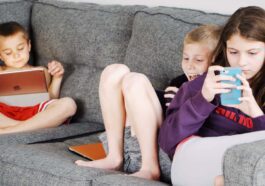 Crianças no smartphone