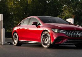Ilustração Mercedes a carregar nos Superchargers da Tesla