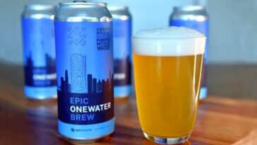 Imagem cerveja Epic OneWater Brew com feira a partir de água reciclada dos banhos