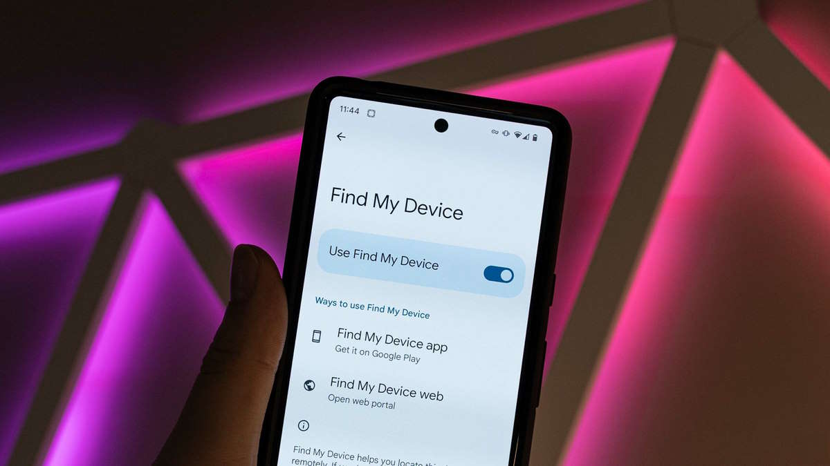 Find My Device Android smarthones Google Apple