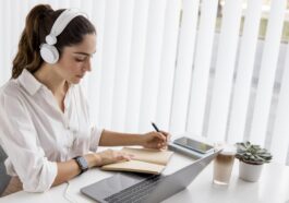 Precisa de converter texto em áudio? Teste estas extensões