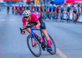 Imagem de Gray Barnett com a sua bicicleta de 12 mil dólares da Cannondale monitorizada por um AirTag
